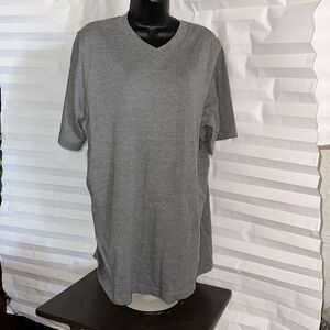 Women's Only Necessities Gray V-Neck T-Shirt Top Short Sleeve Size L